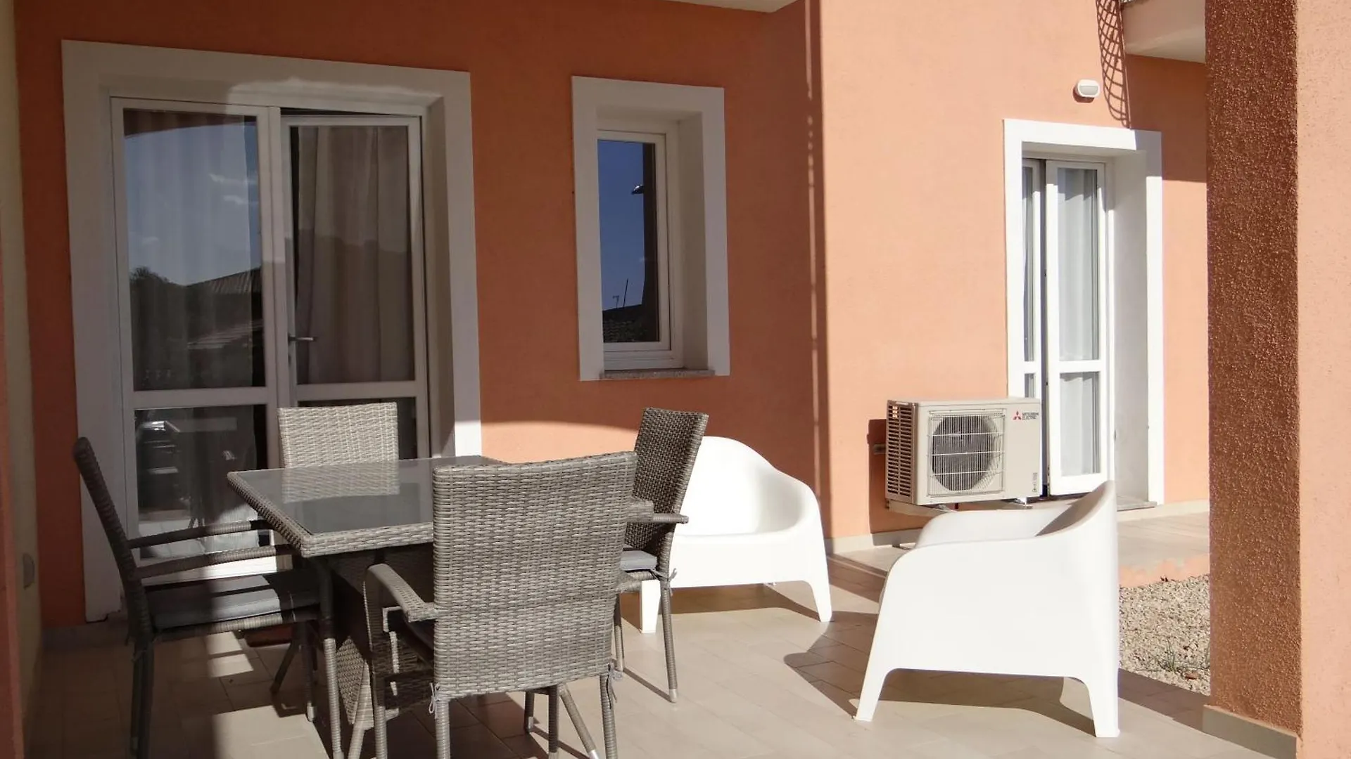 Mary G 2 In 1 Apartment La Maddalena