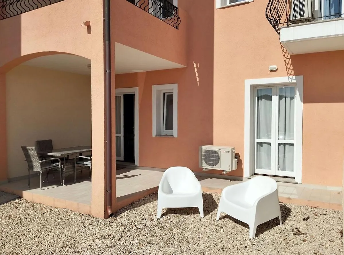 Mary G 2 In 1 Apartment La Maddalena  Italy